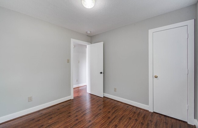 Building Photo - 15850 E Park Ct
