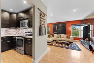 Building Photo - 2451 SW 82nd Ave