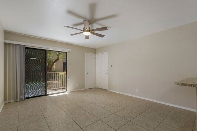 Building Photo - COMING SOON! Spacious 1 Bed 1 Bath Condo i...