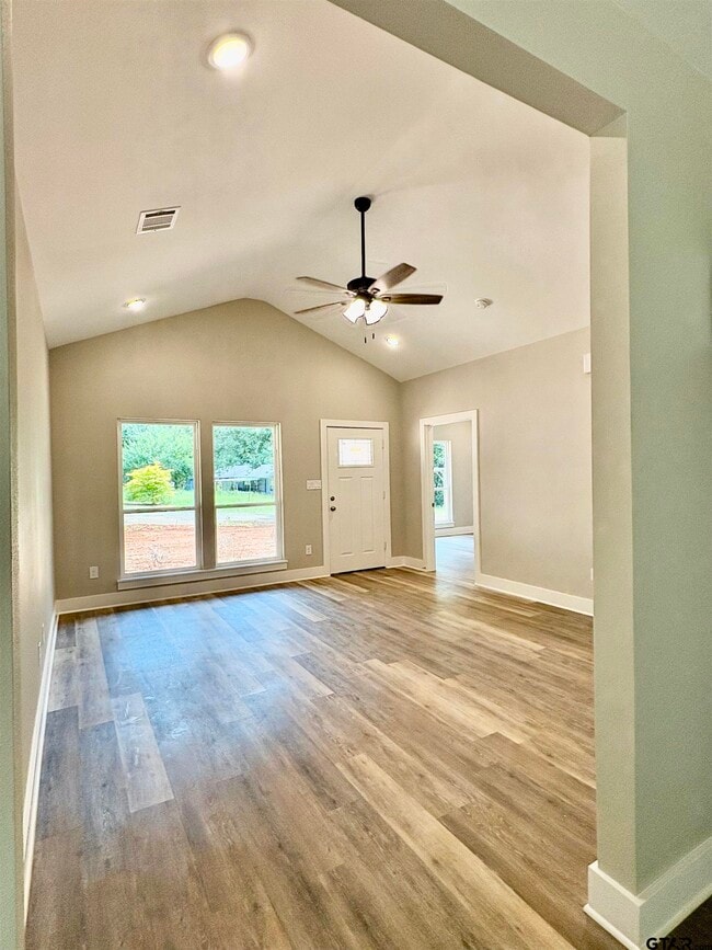 Building Photo - 682 el Paso Dr