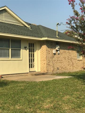 Building Photo - 304 E 6th St