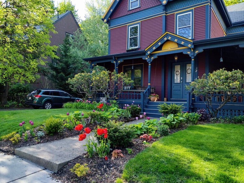 Building Photo - 38 Melville Ave