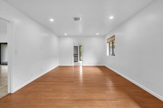 Building Photo - 3020 N 34th St