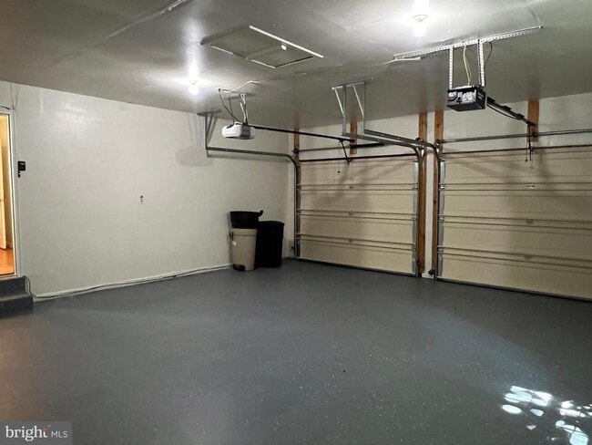 Building Photo - 10101 Alsace Ct