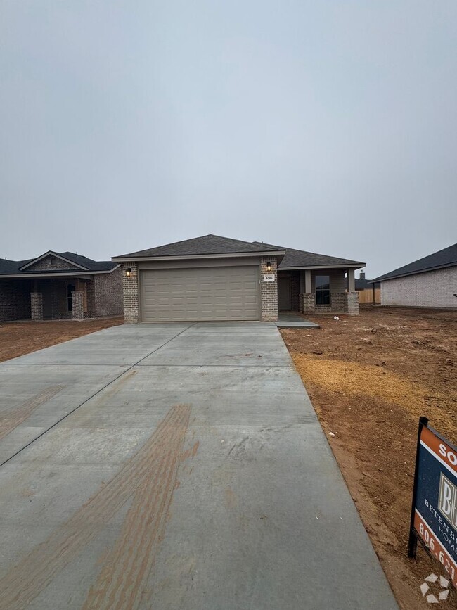 Building Photo - Large Lot located in the Meadows Brand New...