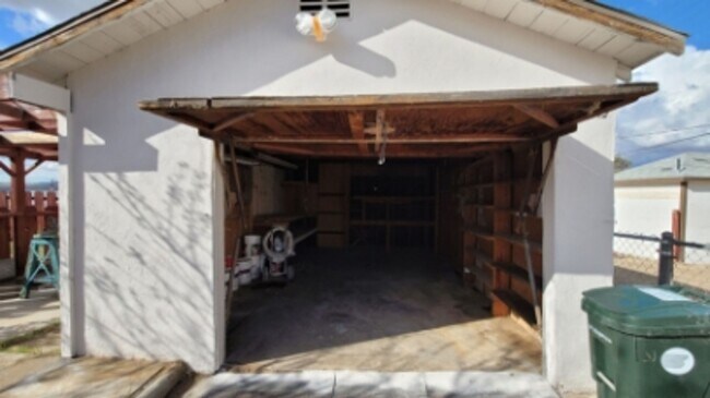 Building Photo - 1111 Flora St