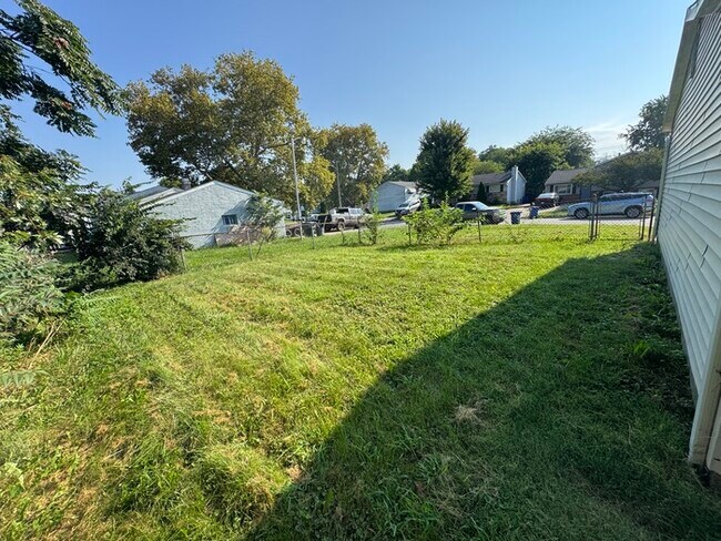 Building Photo - 3515 Meadow Valley St