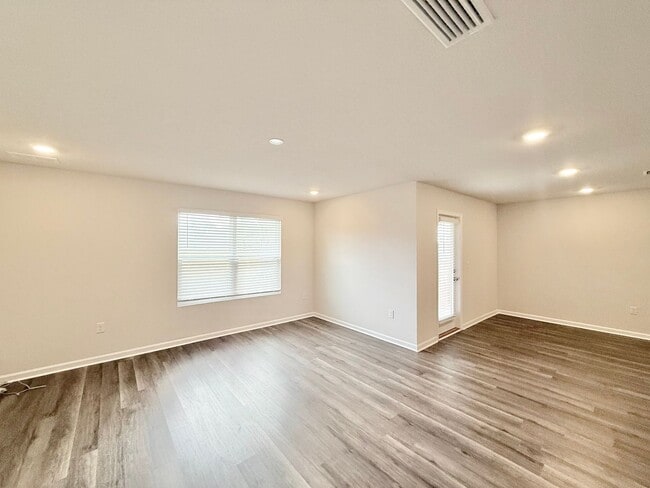 Building Photo - Spacious 4-Bedroom Home - Community Pool