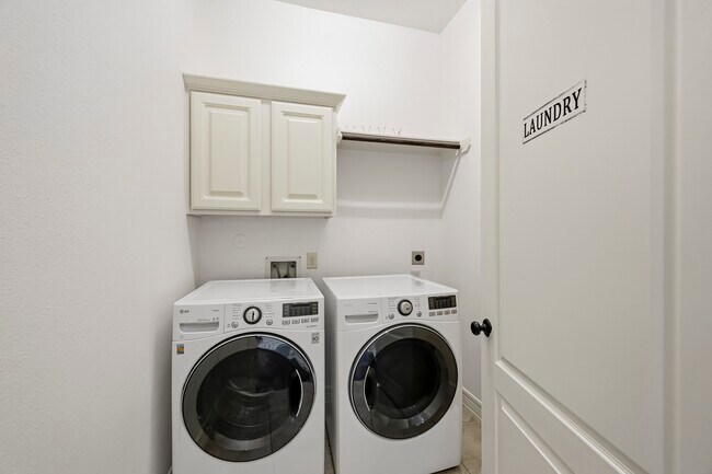 Building Photo - 27730 Dalton Bluff Ct
