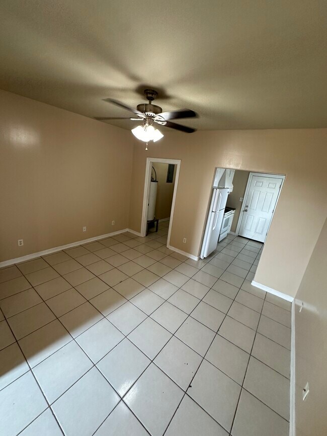 Living Room - 1020 Jesse St