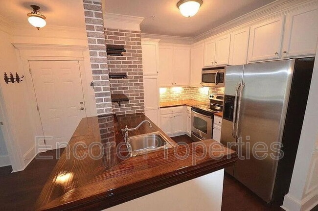 Building Photo - 936 Portstewart Dr