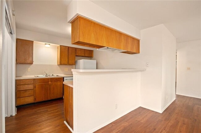 Building Photo - 12809 Copper Cliff Ave