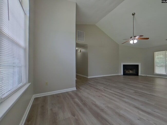 Building Photo - 123 Cranley Rd