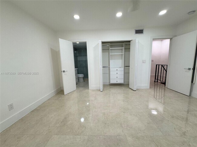 Building Photo - 3768 NE 167th St