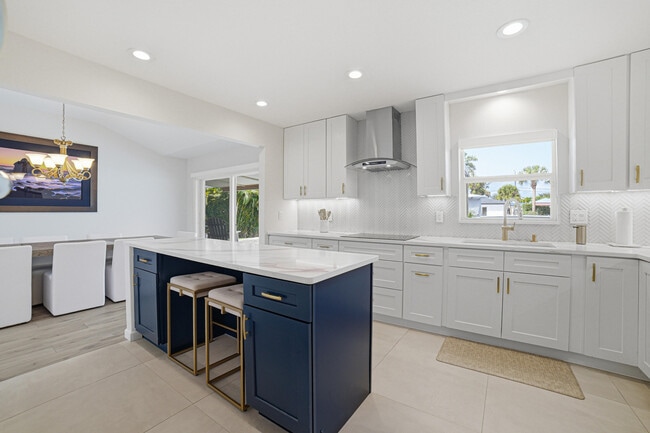 Building Photo - 2281 SE 11th St