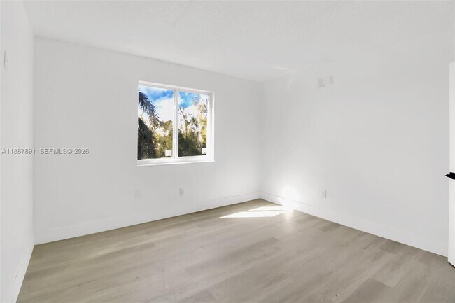 Building Photo - 14850 Naranja Lakes Blvd