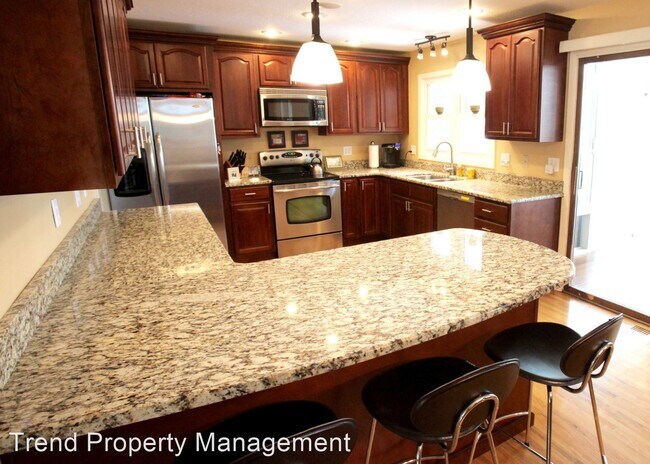 Building Photo - 4 br, 2 bath House - 862 11 1/2 Street SW