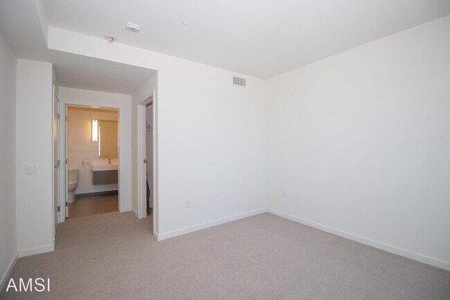 Building Photo - 2 br, 2 bath House - 52 Innes Ct #201