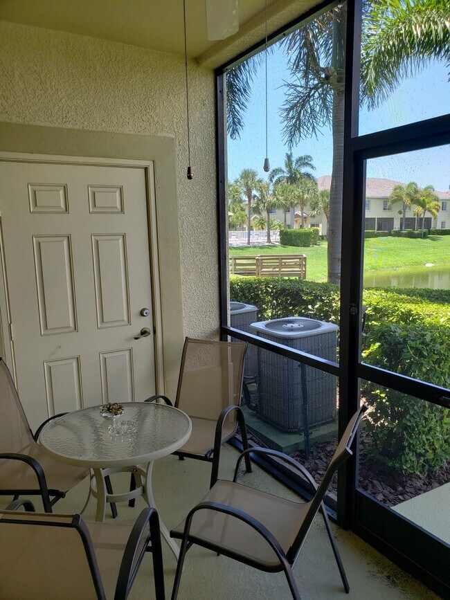 Building Photo - Lakeside Village Townhouse 2 Bedroom  2.5 Bath Available for Short-Term Rental