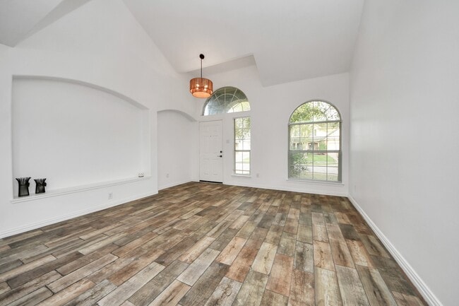 Building Photo - 322 Burris Park Dr