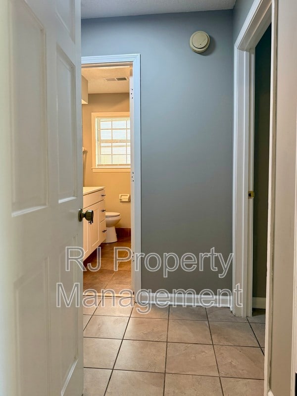 Building Photo - 4521 Stony Point Dr