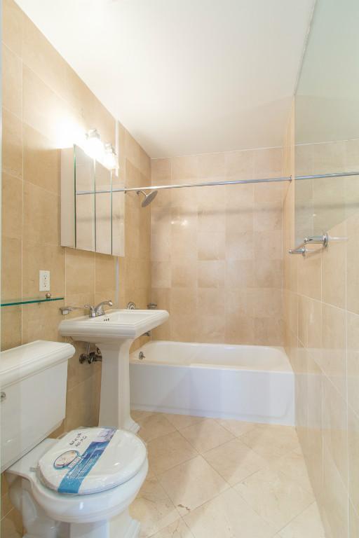 Building Photo - 4 bedroom in New York NY 10003