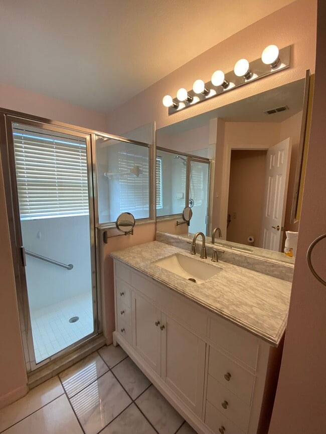 Building Photo - Home for rent in 55+ gated community