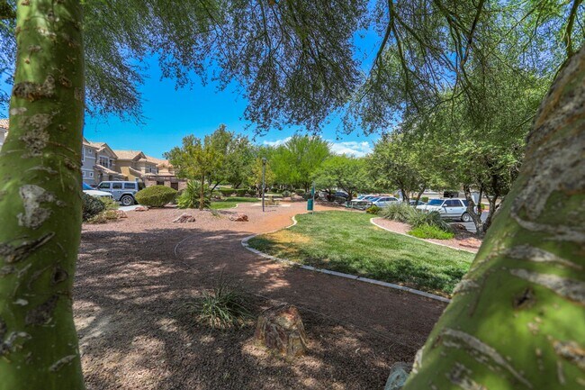 Building Photo - 3 Bedroom First Floor Condo Convenient To Nellis AFB