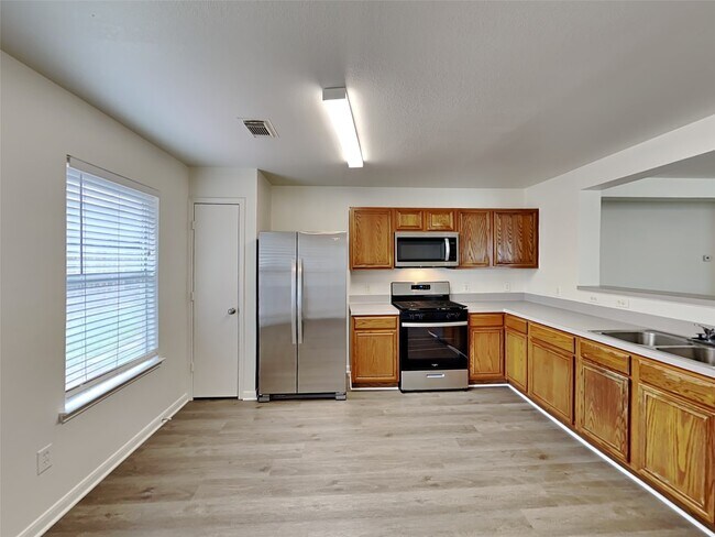 Building Photo - 9626 Eaglewood Glen Tr