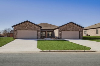 Building Photo - 361 Turnberry Ct