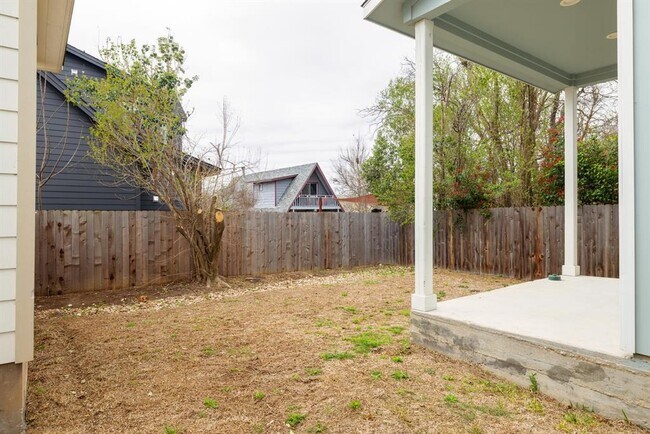 Building Photo - 1105 Stobaugh St
