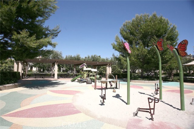 Building Photo - 138 Annuals