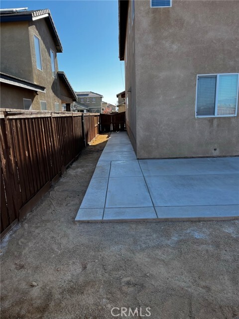 Building Photo - 13760 Camino Lindo St