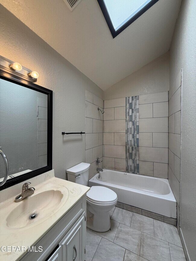 Building Photo - 11708 Sierra Azul Dr