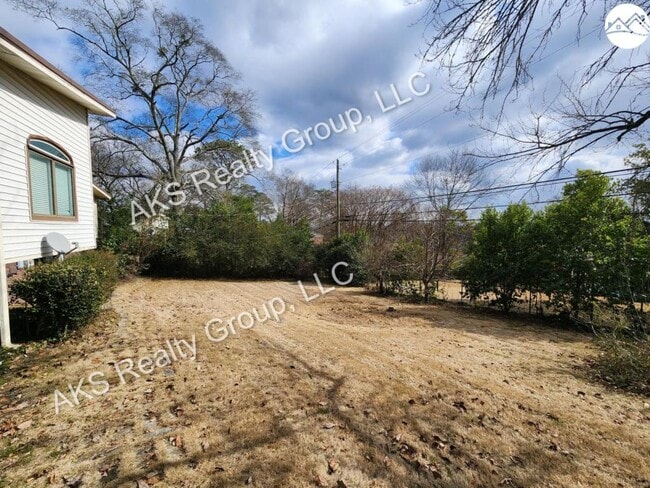 Building Photo - 1613 Stonewall Dr