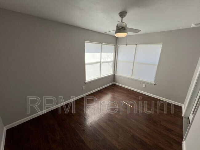 Building Photo - 10494 Wade Dr