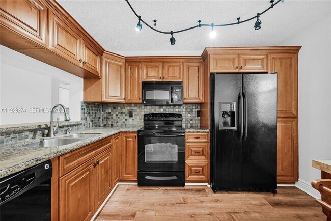 Building Photo - 3150 NW 42nd Ave