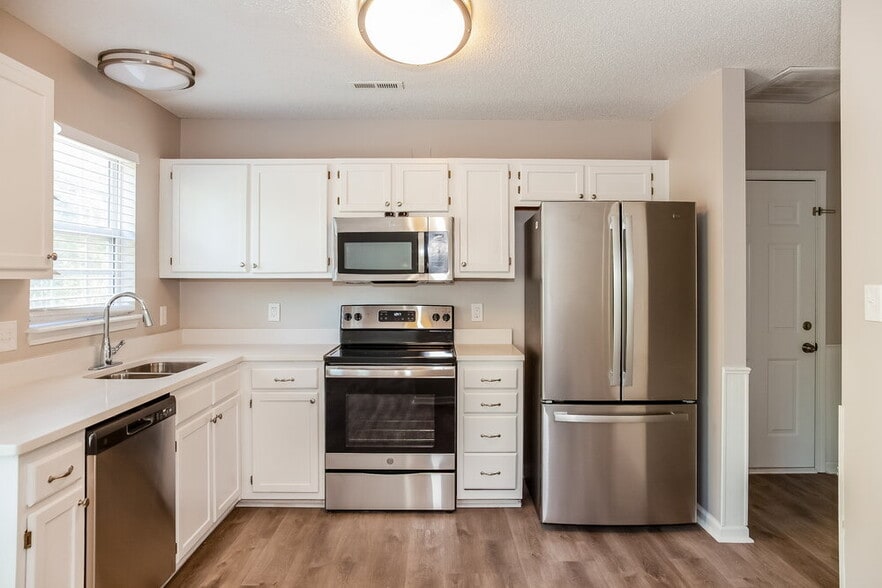 Building Photo - 14049 Southbridge Forest Dr