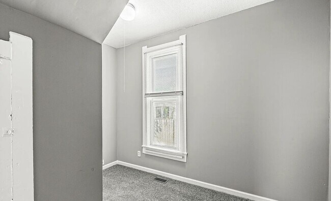 Building Photo - 841 Birch Ave