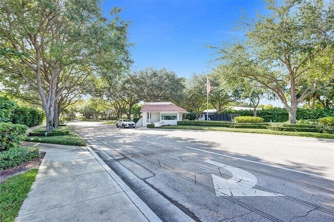 Building Photo - 2800 Banyan Blvd Cir NW