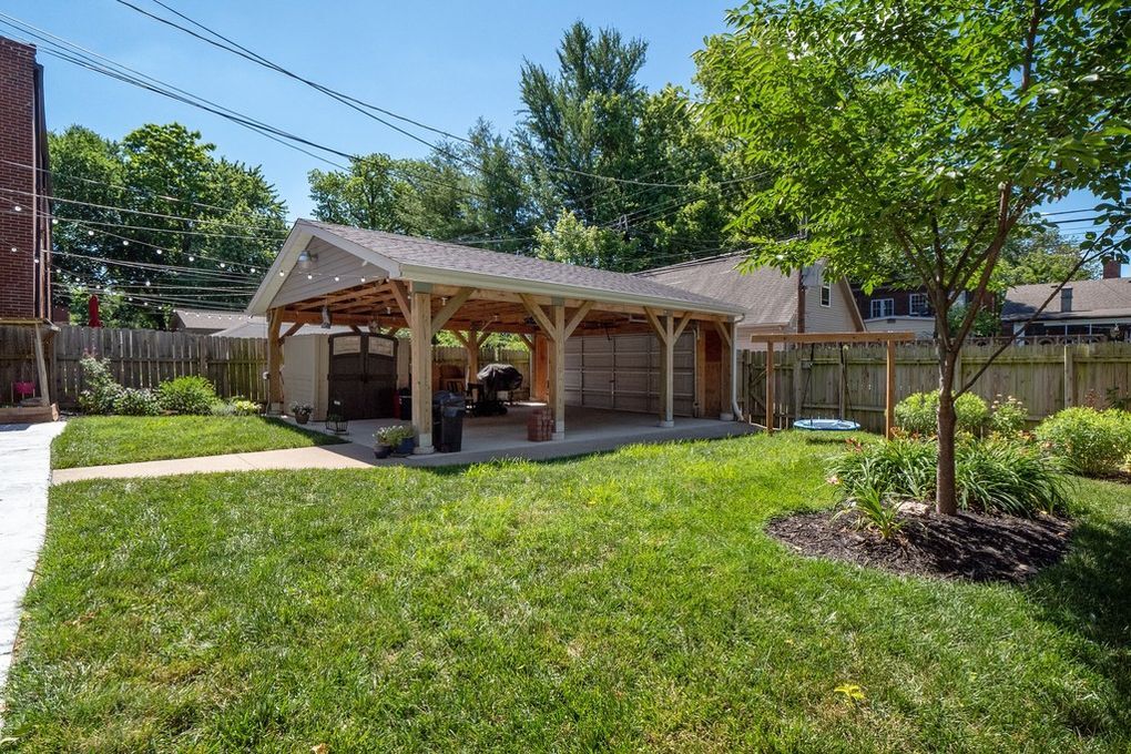 Building Photo - 4044 Russell Blvd