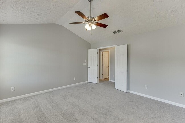 Building Photo - 678 Clairidge Elm Trail SW