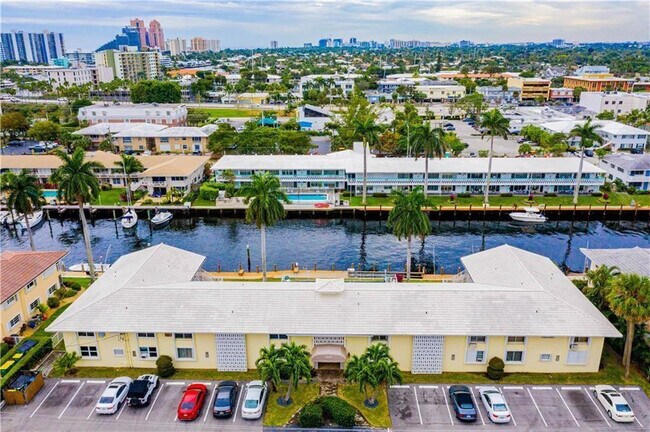 Building Photo - 2840 NE 33rd Ct