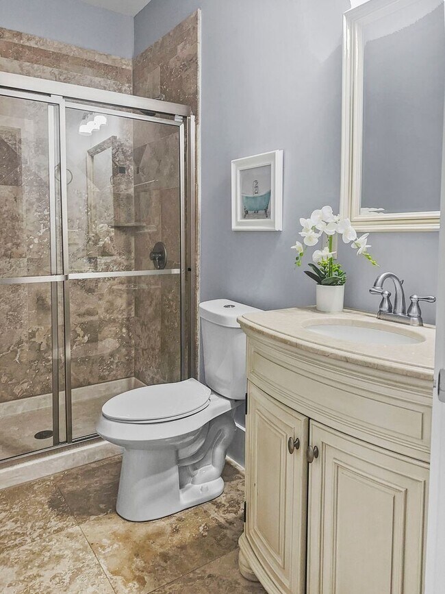 Building Photo - 50% off first months rent.  Remodeled 5 bedroom house with bikes – walking distance to the beach