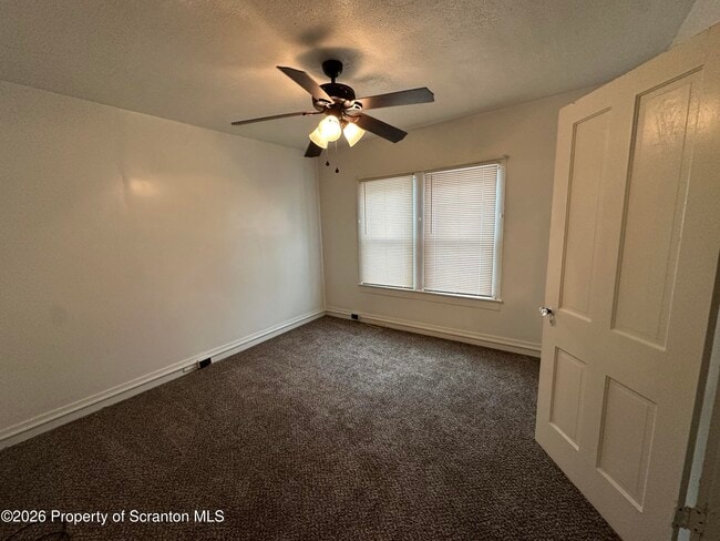 Building Photo - 546 Main St