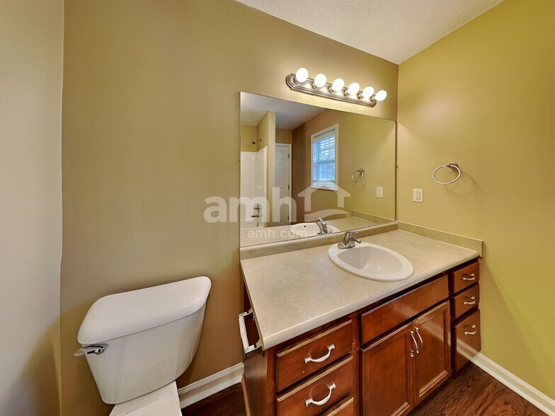 Building Photo - 3429 Queensbury Rd