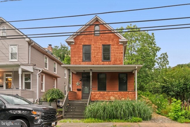 Building Photo - 5521 Mattfeldt Ave