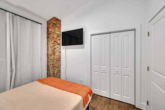 Building Photo - 1331 4th Ave N