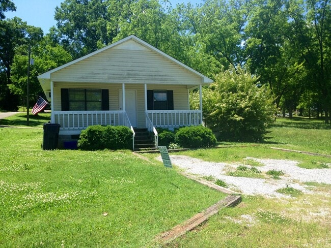 Primary Photo - 146 A College Street