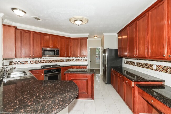 Building Photo - 902 Rock Springs Dr